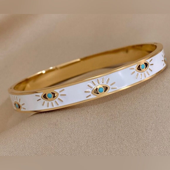 Jewelry - Turkish eye bracelet in gold tone